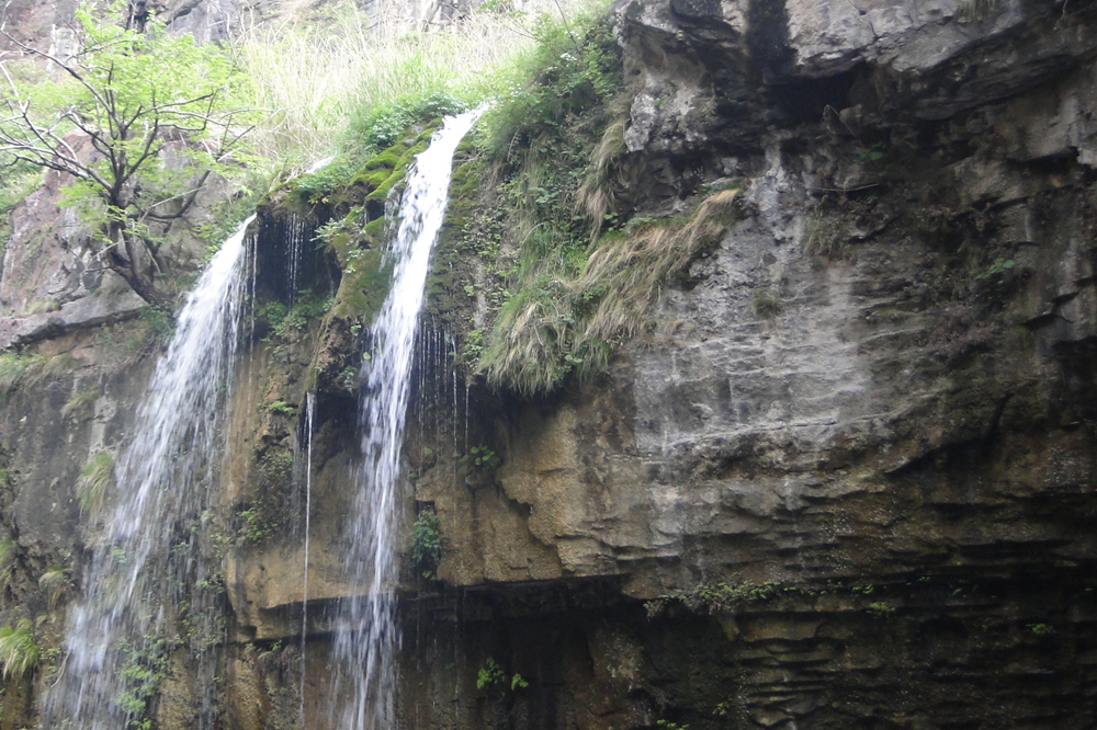 031635925608591998.jpeg 飛流直下.jpg